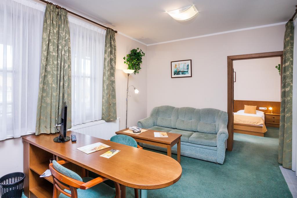 Hotel Jelinkova Vila Velké Meziříčí Rum bild